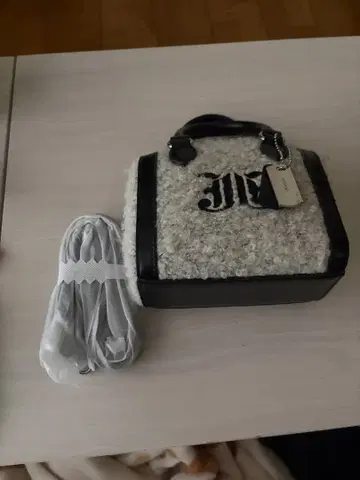 jouetie/쥬에티 복슬복슬 미니 보스턴 백 (참 포함)