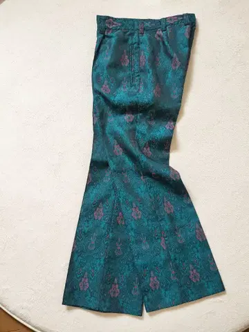 UNFOLLOW 페이즐리 플레어 팬츠 사이즈 3