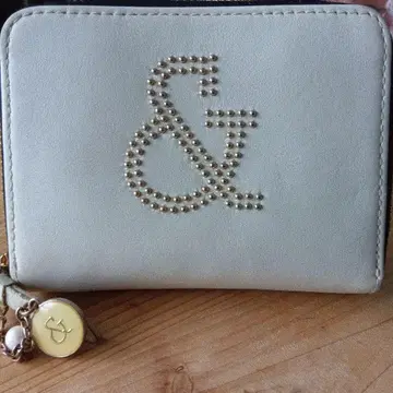 PINKY&DIANNE 이단 접이식 지갑 화이트 블랙