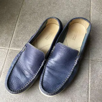 네이비 가죽 로퍼