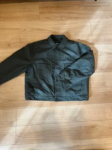 ZARA 짧은 기장 나일론 자켓 다크 그린