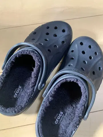 Crocs 블랙 클로그 샌들 사이즈 10