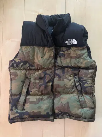 THE NORTH FACE 카모플라쥬 다운 베스트