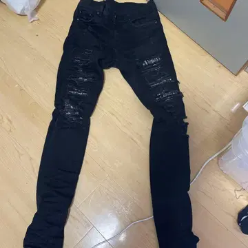 mnml 스키니 데님 블랙 데미지 가공