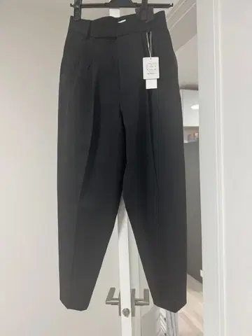 roughlow 버티컬 팬츠 블랙 슬랙스 사이즈 1