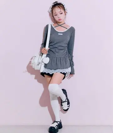 OLIVE des OLIVE 밑단 레이스 드로스트 상의