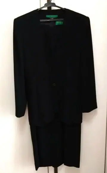 CARVEN 블랙 원피스 슈트