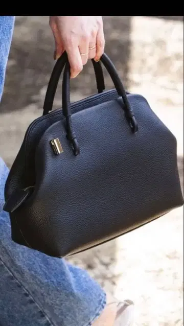 Noble PUNTI. WALTS-HAND