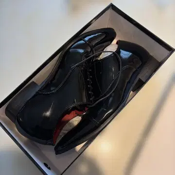 cloud9 광택 있는 블랙 드레스 신발