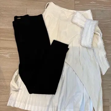 MUSEdeDeuxiemeClasse ELENDEEK 하의 2점