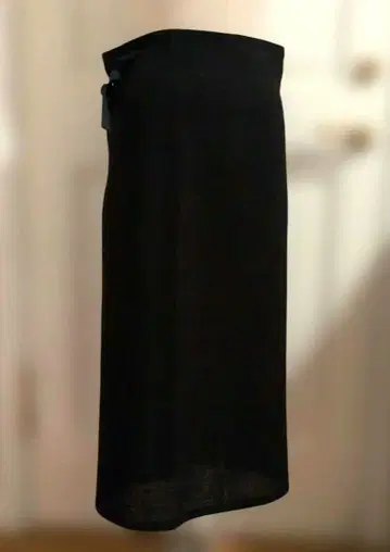 와이즈 끈 포함 블랙 랩 타이트 스커트