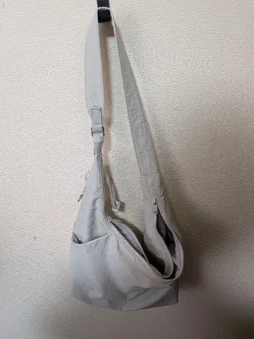 GU 나일론 숄더백