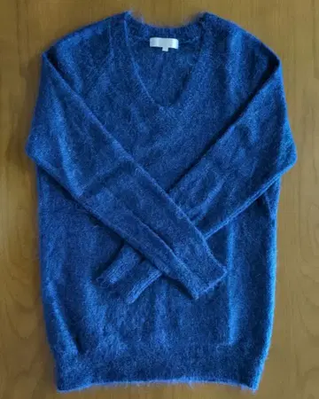 자유구 V넥 모헤어 니트