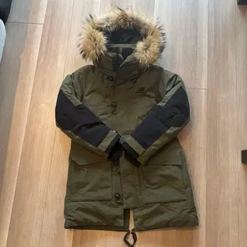 New Balance 올리브 다운 자켓