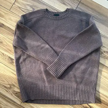 아파트 바이 로리즈 니트 모 울