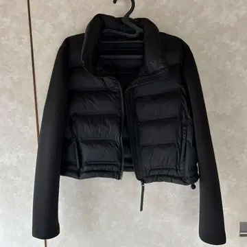 ZARA 블랙 숏 기장 다운 자켓