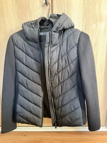 ZARA 후드 부착 블랙 다운 자켓