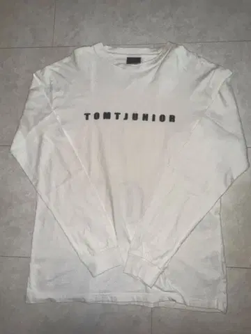 미사용 새상품 TOMT JUNIOR 긴팔 티셔츠 화이트 M