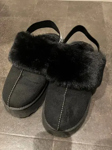 [ Brats ] 퍼 포함 블랙 슬립온 M 사이즈