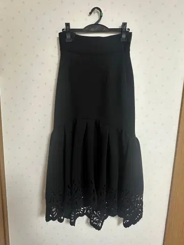 컷 디자인 머메이드 스커트 eimy