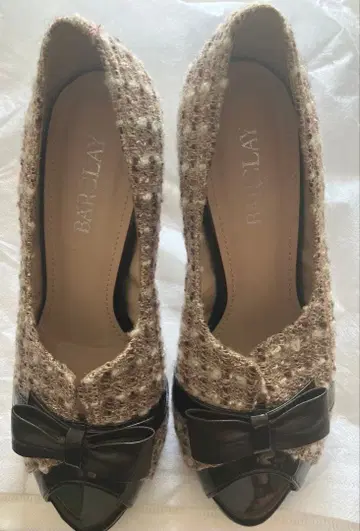 BARCLAY 트위드 리본 펌프스 새상품