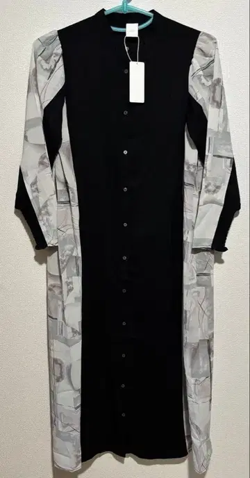 [ 새상품 미사용 ] HARE ART 패턴 절개 OP/LS