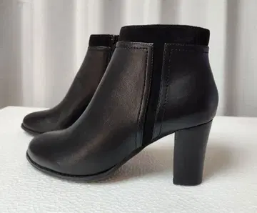 [ 미사용 ] 아르테미스 바이 다이애나 숏부츠