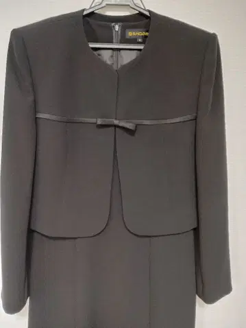 SUNCLOVER 블랙 원피스 수트 사이즈 7