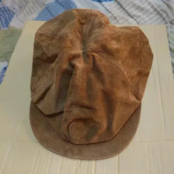 브라운 스웨이드 헌팅 캡