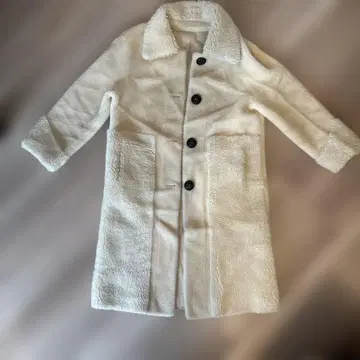 플리스 크림색 무스탕 코트