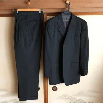 다크 그레이 정장 세트