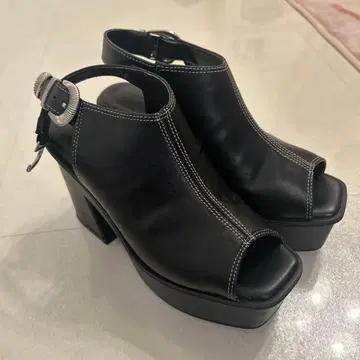 블랙 오픈토 플랫폼 힐