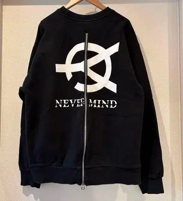 OY 지퍼 블랙 맨투맨