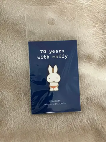 미피 70주년 기념 핀 배지