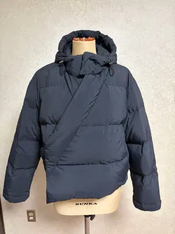 블랙 랩 스타일 다운 자켓