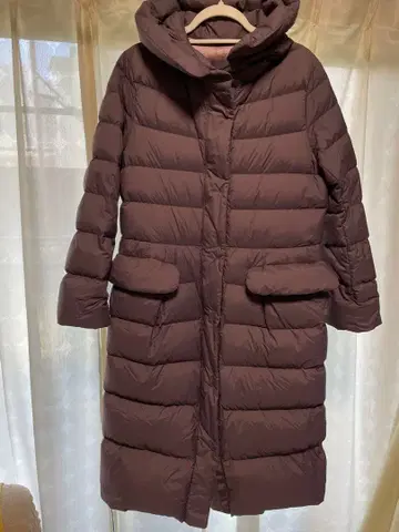 유니클로 J 후드 부착 다크 브라운 롱 다운 자켓