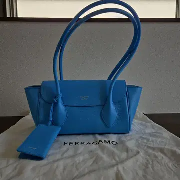 FERRAGAMO 라이트 블루 토트백