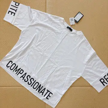 정가 1만 6500원 새상품 오버 사이즈 화이트 T셔츠