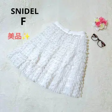 [ 새상품급 ] 스나이델 볼륨 프릴 미니 스커트 티어드 페미닌 화이트