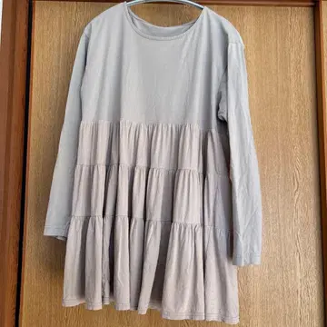 티어드 디자인 긴팔 상의 그레이