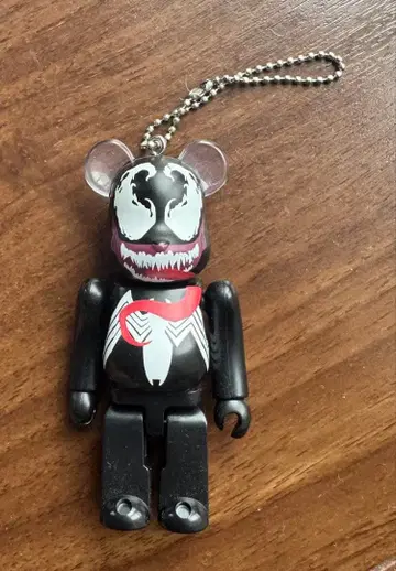 Venom 큐브릭 피규어 볼체인 포함