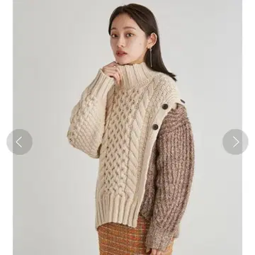 LILY BROWN 하프 케이블 니트탑