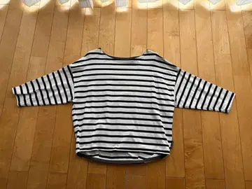 OURHOME 한 장만으로도 멋스러운 보더 티셔츠