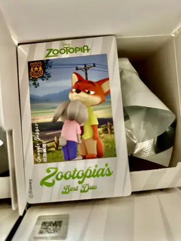 주토피아2 베스트 파트너 서로에게 기댄 두 사람