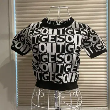 새상품 EGOIST 로고 반팔 니트 블랙 화이트