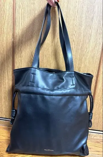 MELLOWNEON 블랙 토트백