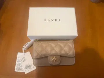 RANDA 베이지 퀼팅 카드 케이스