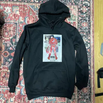 AKIRA 프린트 블랙 후드 부착 후드티