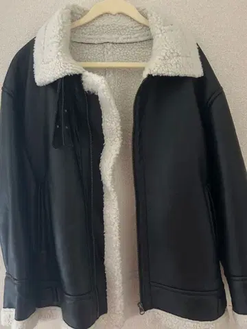 Lourys Farm 블랙 가죽 퍼 자켓