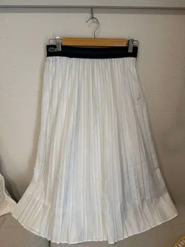 LACOSTE 플리츠 스커트 36 사이즈 화이트